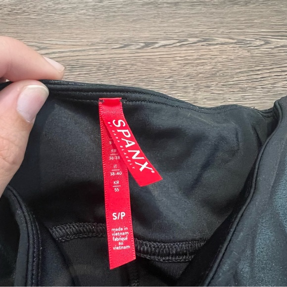 Women's Spanx Faux Leather Shiny Leggings High Waisted Stretch Size Small - Picture 6 of 11